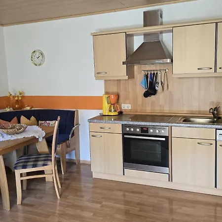 Hoamat Schmalzreich Andrea Apartamento Lam